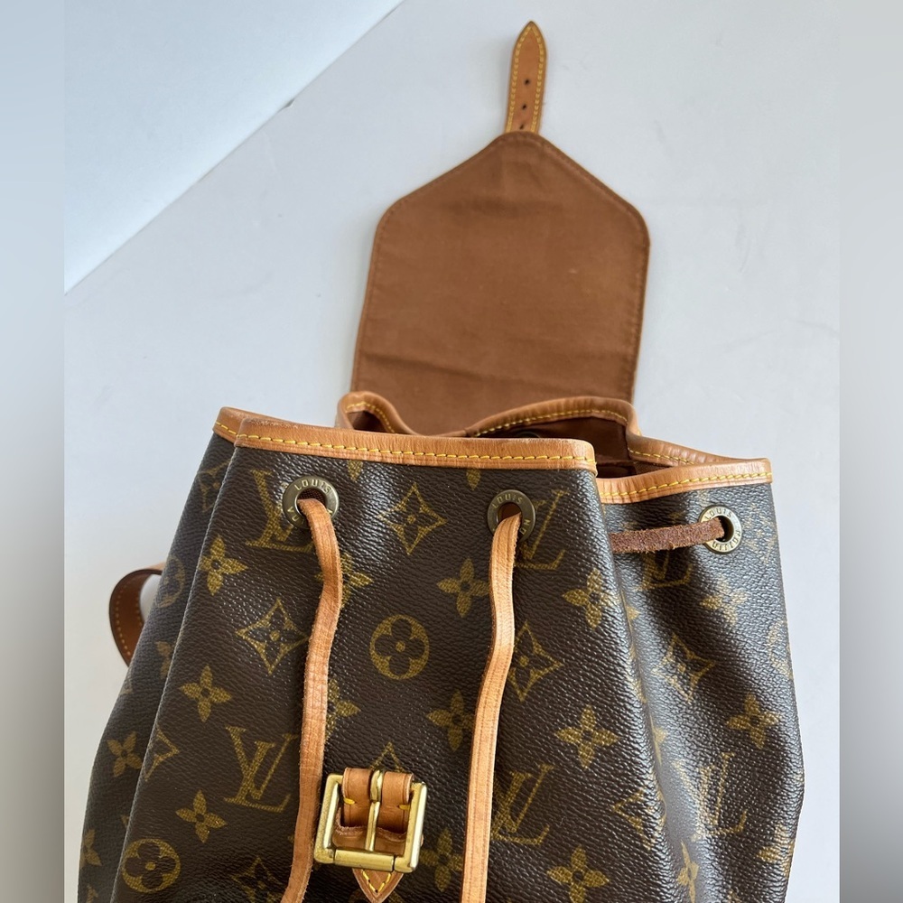 Louis Vuitton Montsouris MM Backpack Monogram Bag - Picture 4 of 12